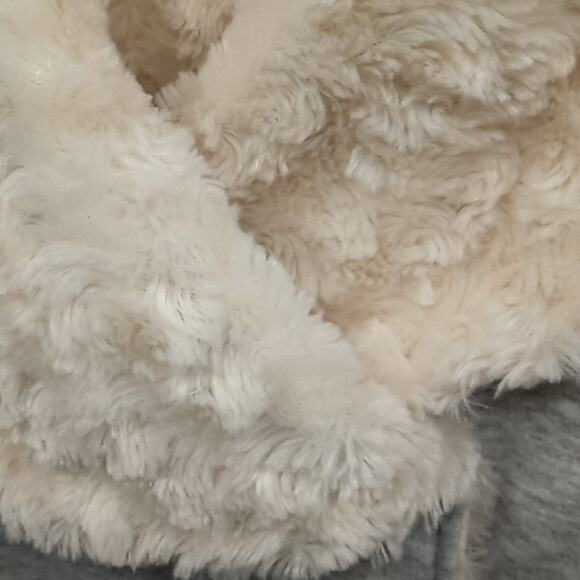 Right Bank Babies Girls Faux Fur/ Fleece Reversible Crop Vest Size 7 - Picture 4 of 12